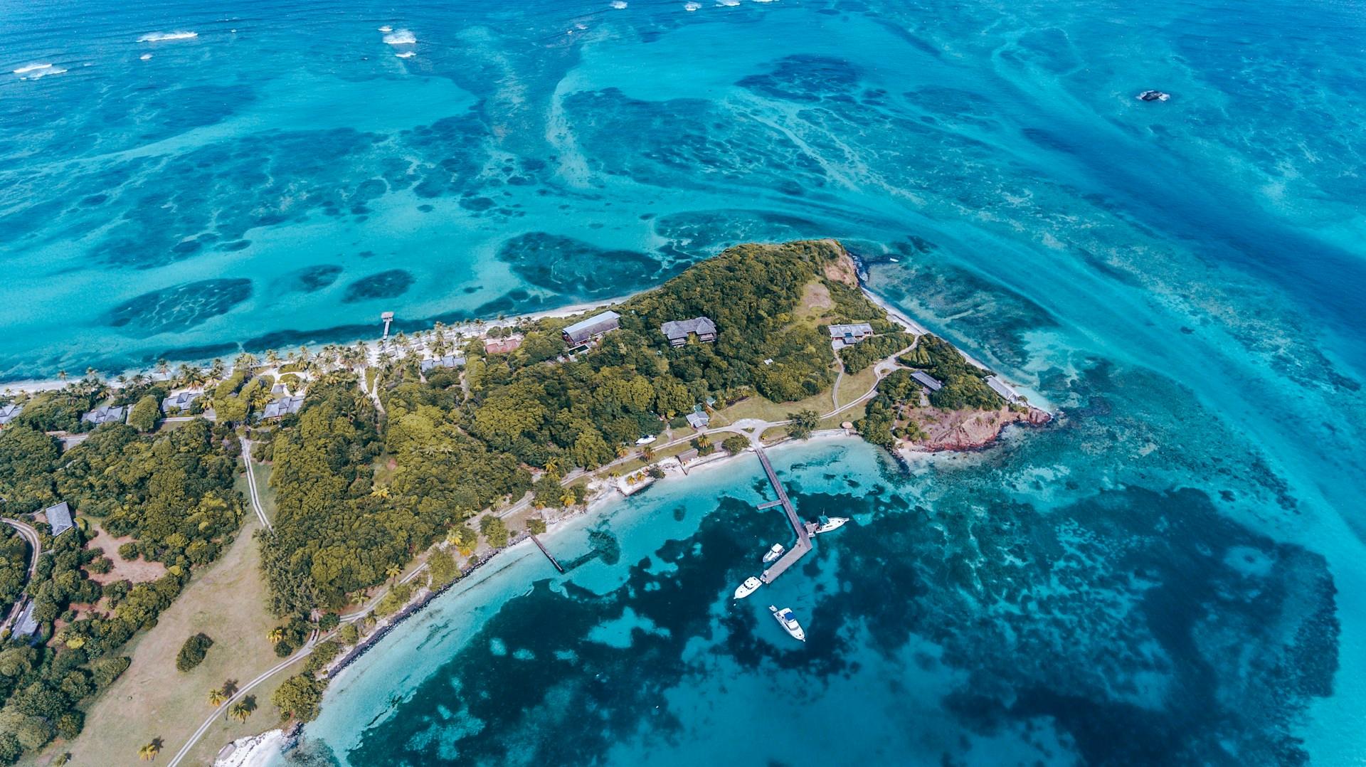 Driving in Saint Vincent and the Grenadines